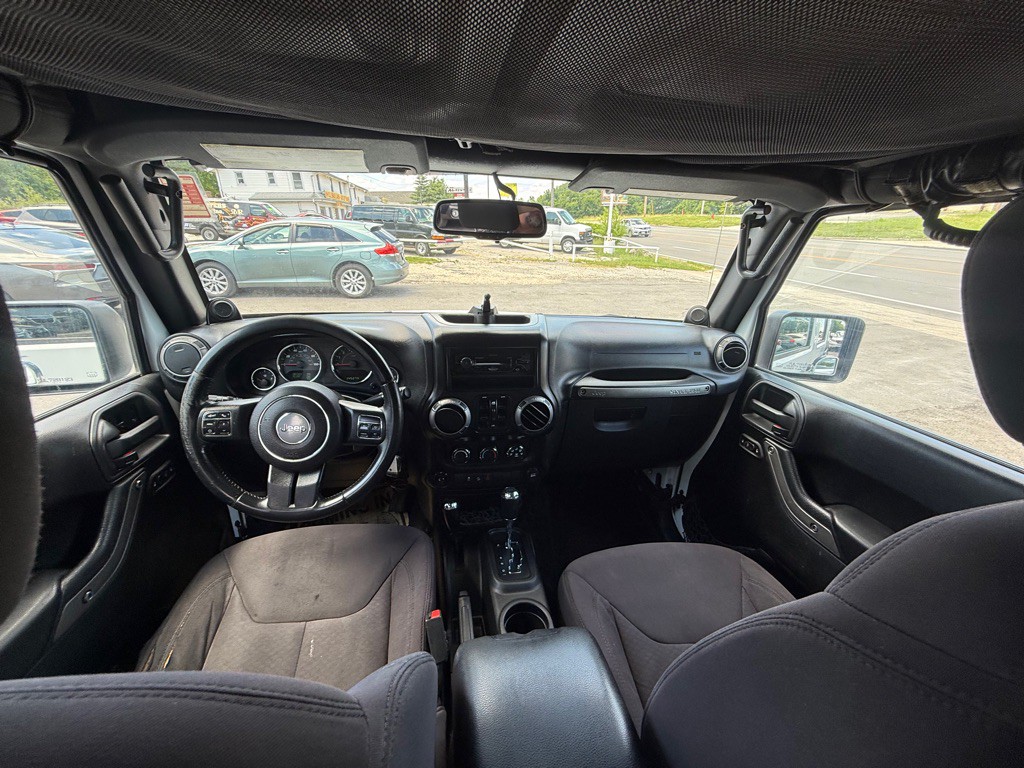 2013 Jeep Wrangler Unlimited Image 12