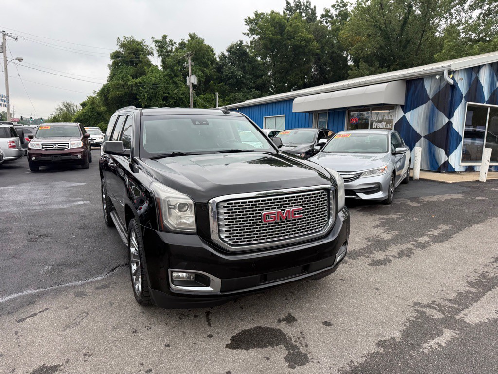 2017 GMC Yukon Image 2