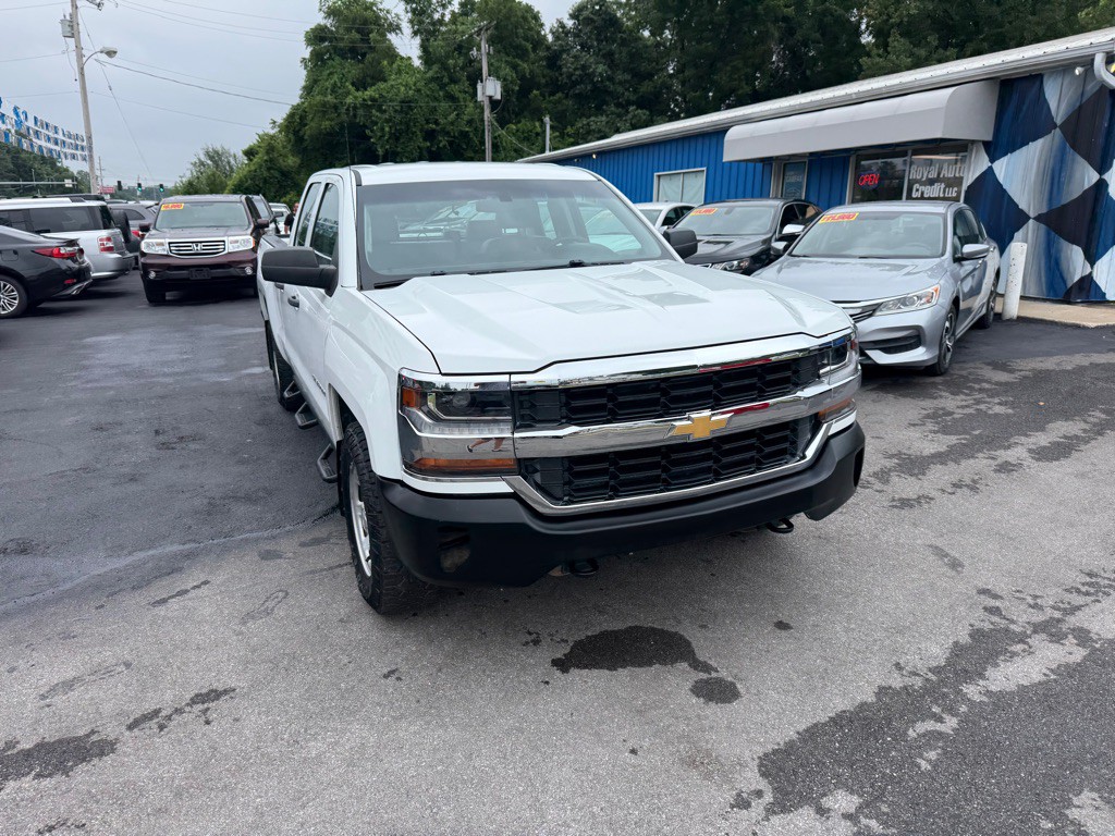 2019 Chevrolet Silverado 1500 Image 2