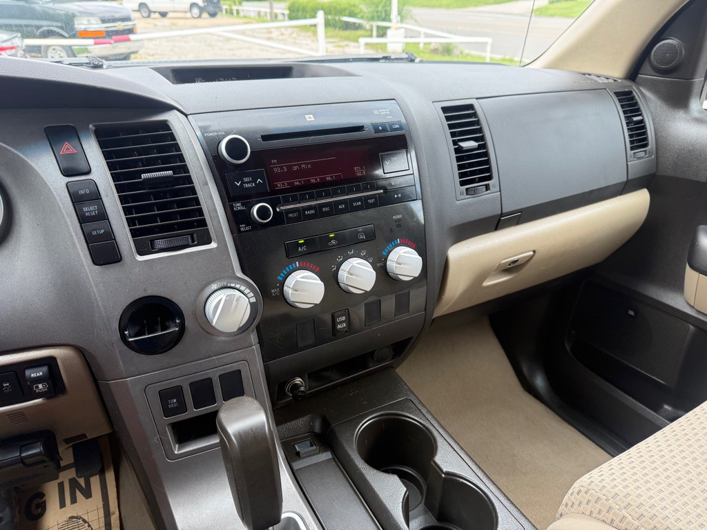 2010 Toyota Tundra Image 16