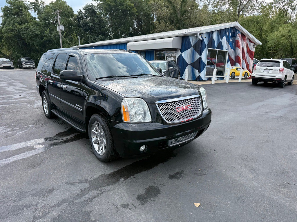 2013 GMC Yukon Image 2