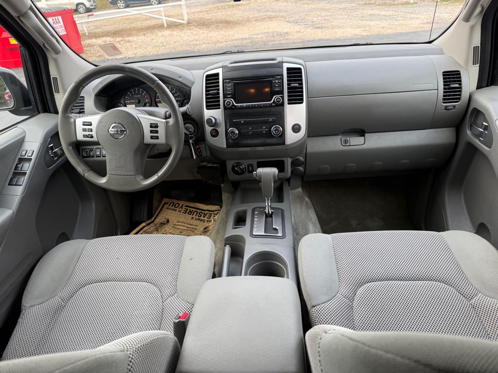 2016 Nissan Frontier Image 10