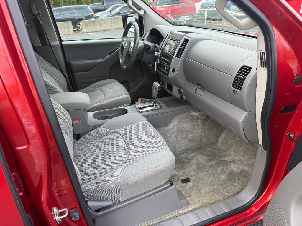 2016 Nissan Frontier Image 11
