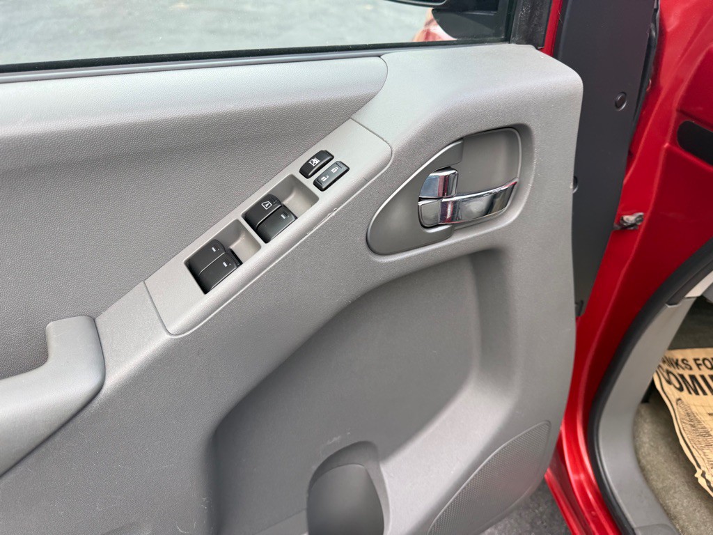 2016 Nissan Frontier Image 13
