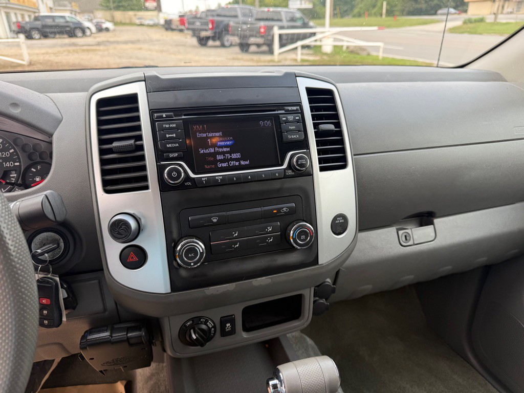 2016 Nissan Frontier Image 14