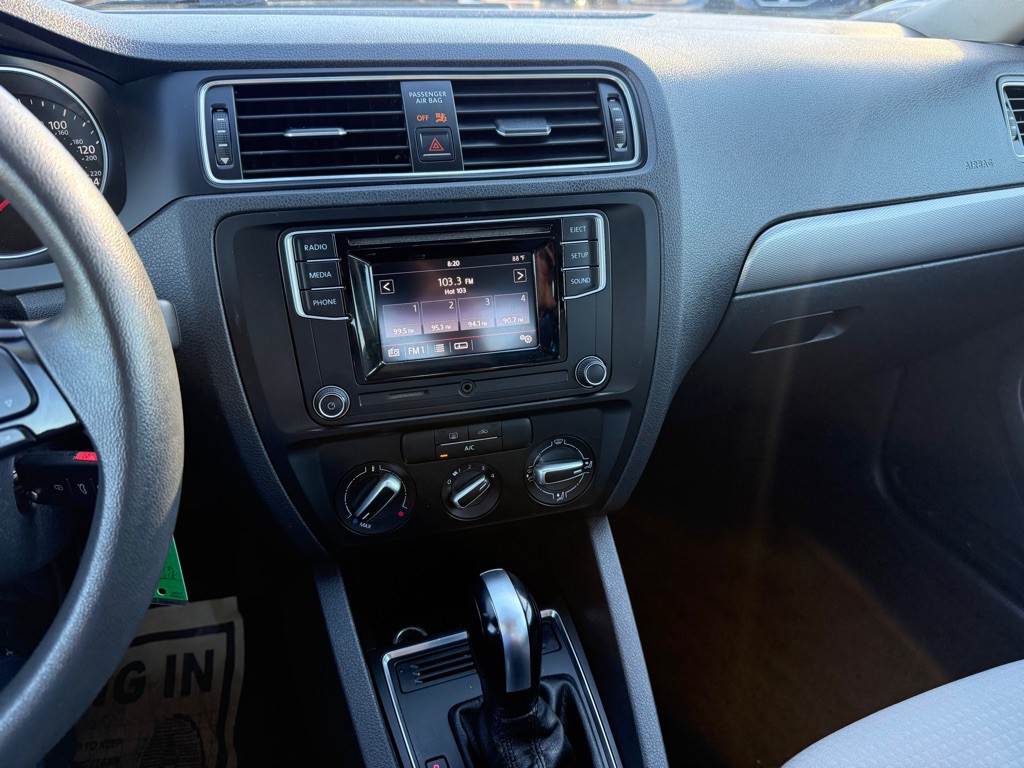 2018 Volkswagen Jetta Image 10