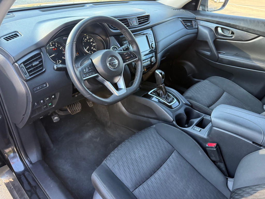 2020 Nissan Rogue Image 11