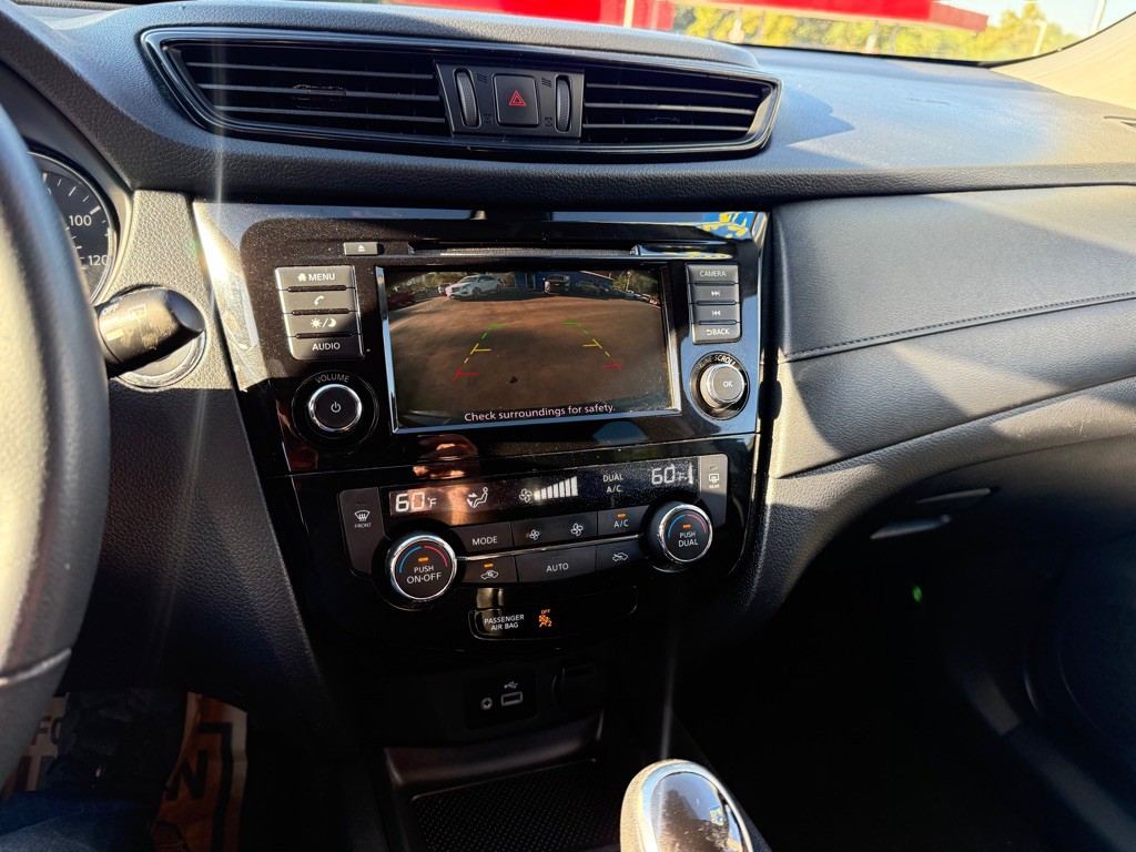 2020 Nissan Rogue Image 16