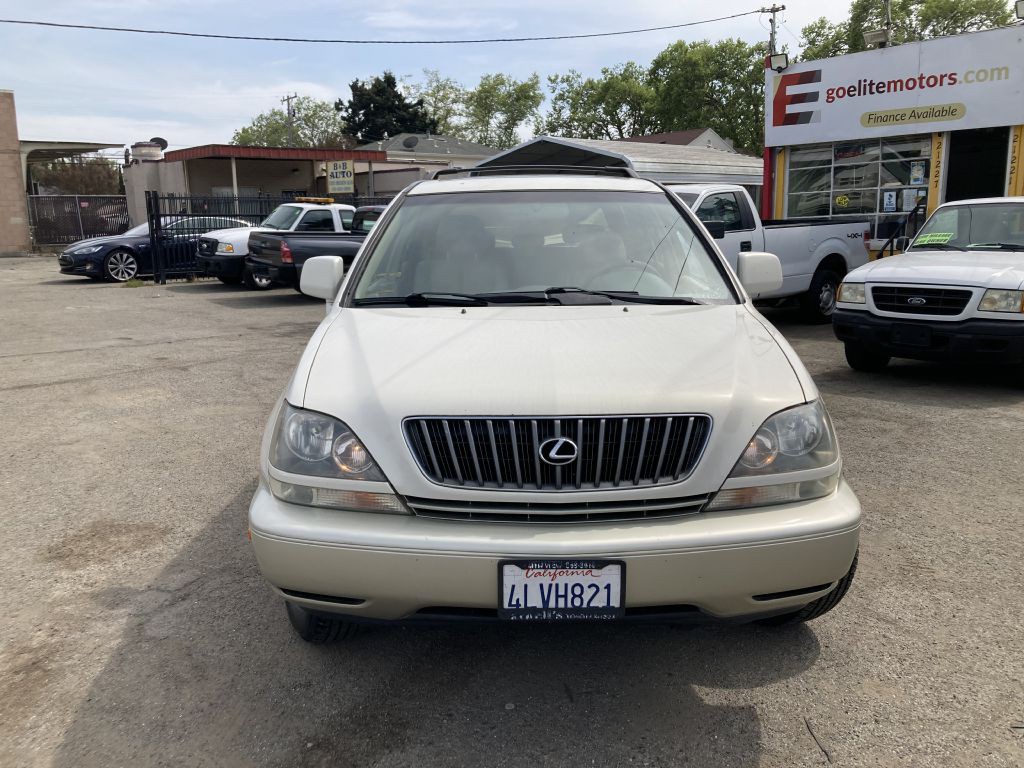 2000 Lexus RX Image 9
