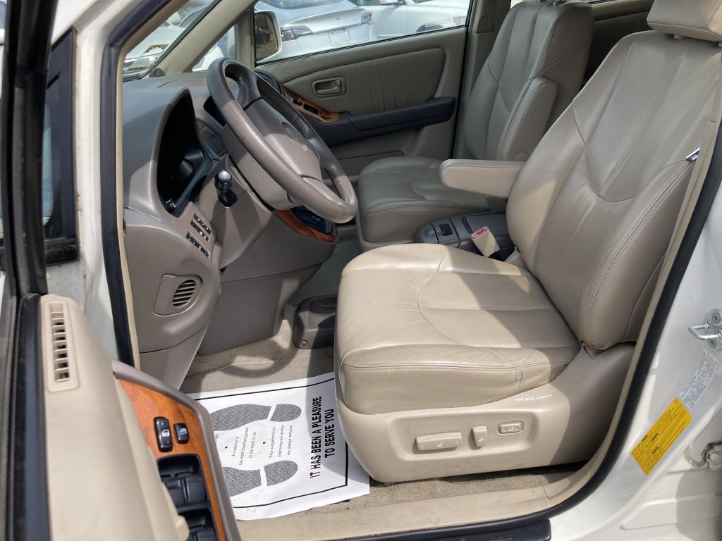 2000 Lexus RX Image 11