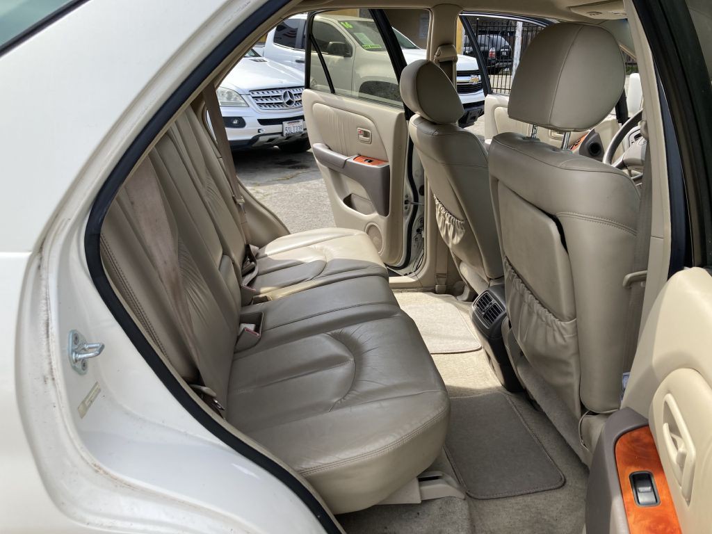 2000 Lexus RX Image 15