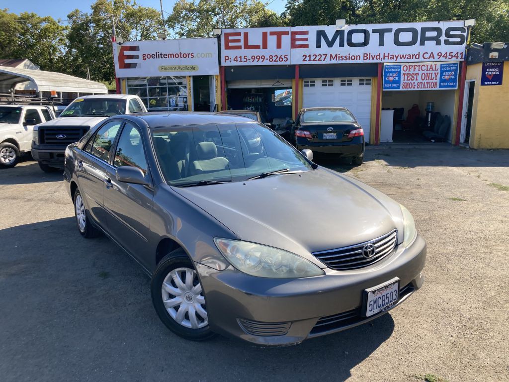 2005 Toyota Camry Image 2