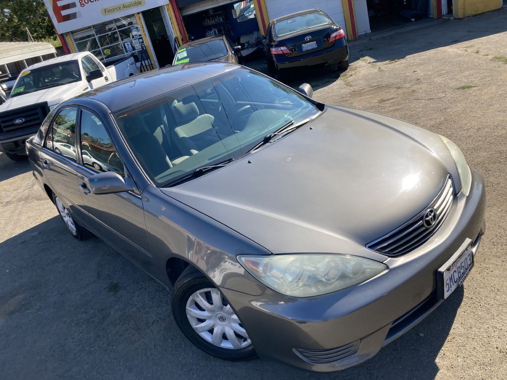 2005 Toyota Camry Image 3