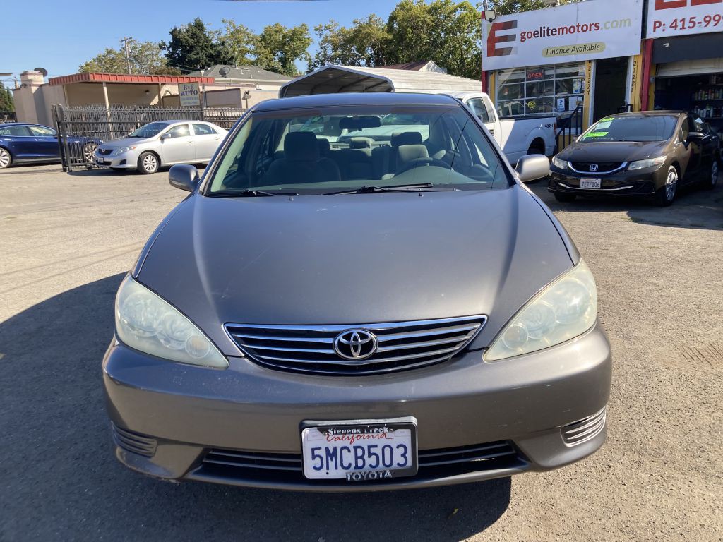 2005 Toyota Camry Image 10