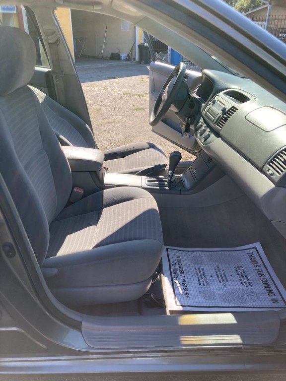 2005 Toyota Camry Image 17