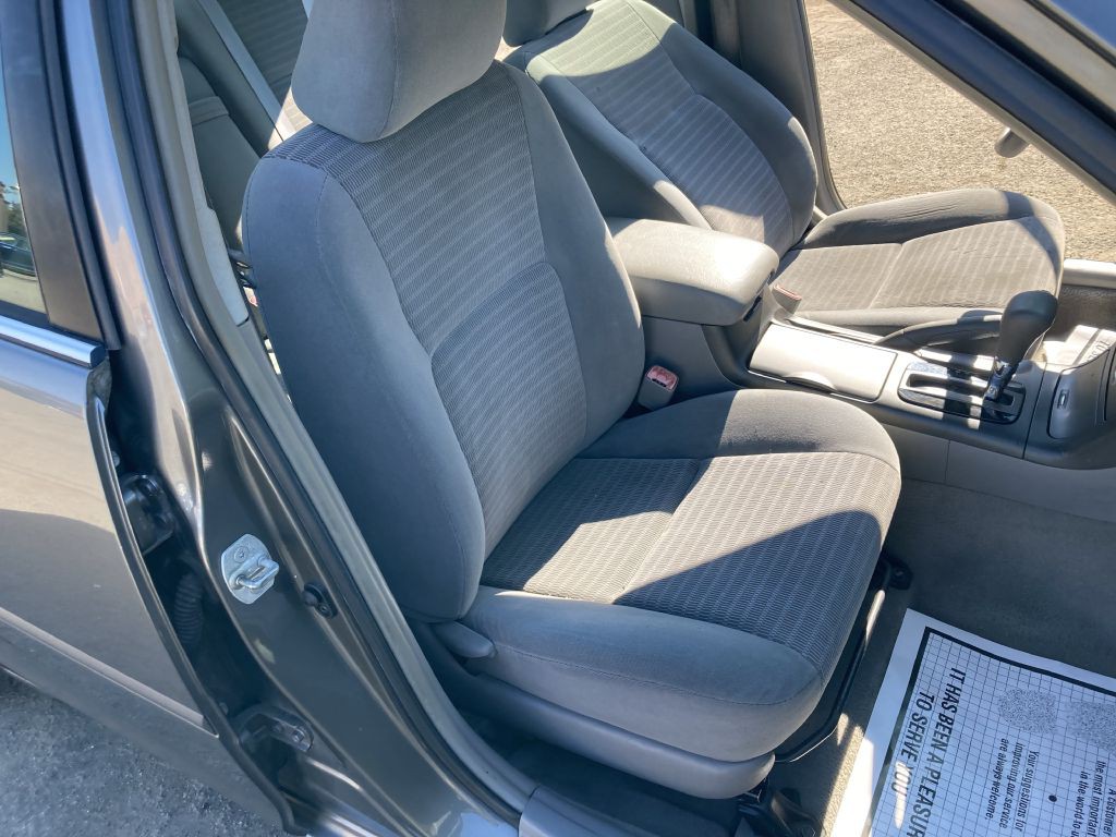 2005 Toyota Camry Image 18