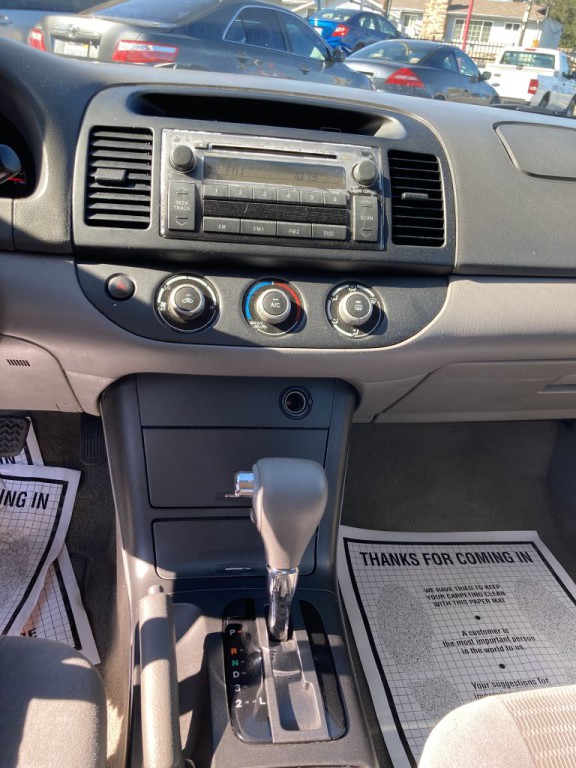 2005 Toyota Camry Image 20