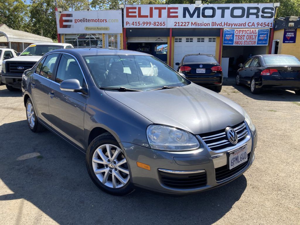 2010 Volkswagen Jetta Image 2