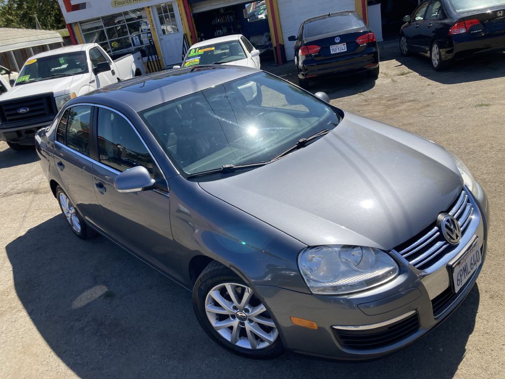2010 Volkswagen Jetta Image 3
