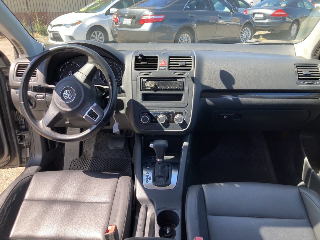 2010 Volkswagen Jetta Image 16