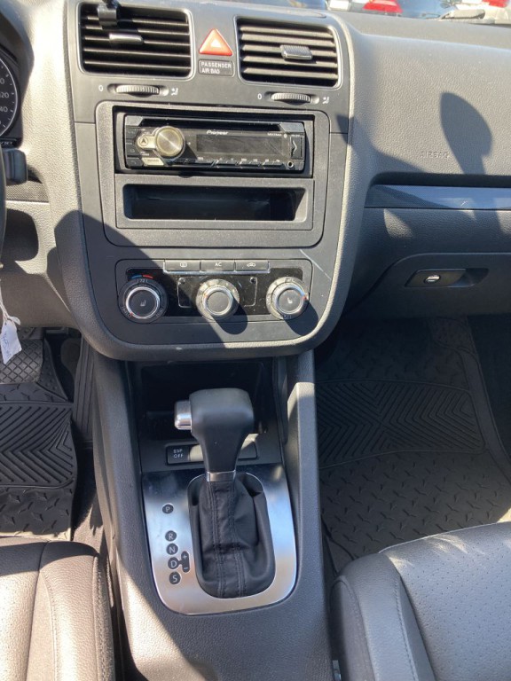 2010 Volkswagen Jetta Image 18