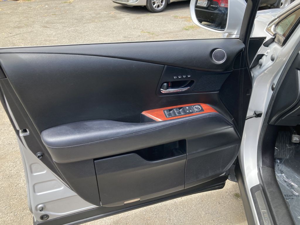 2010 Lexus RX Image 16