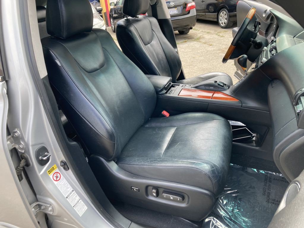 2010 Lexus RX Image 25