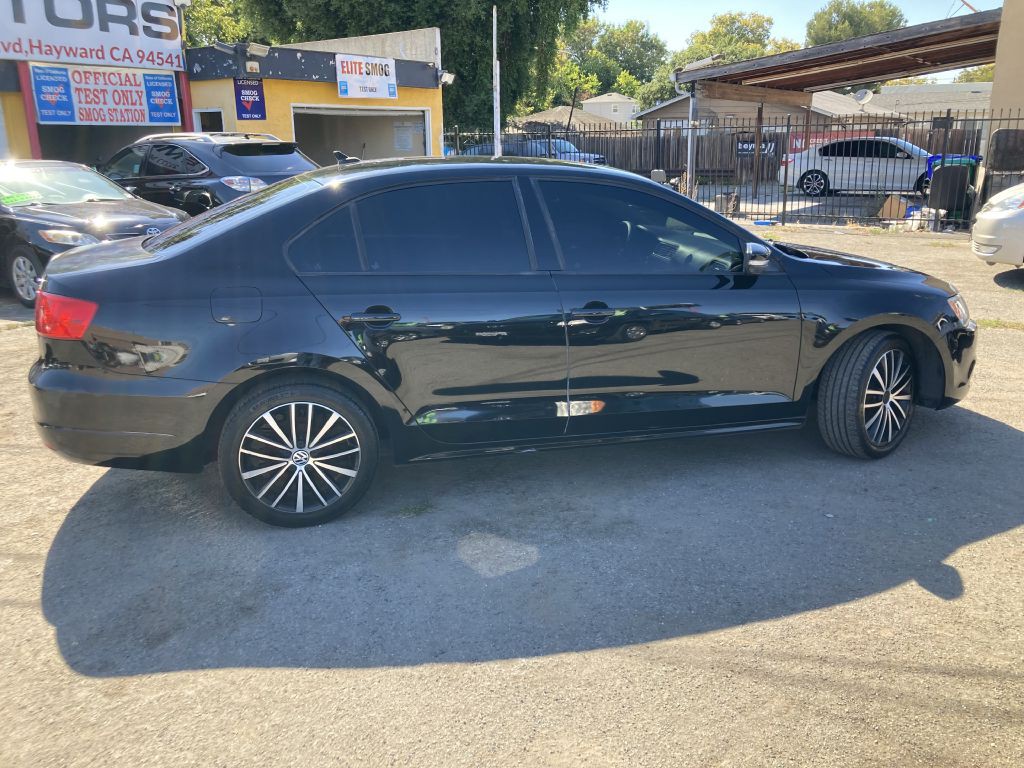 2011 Volkswagen Jetta Image 4