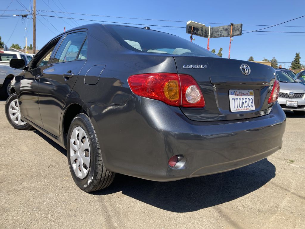 2010 Toyota Corolla Image 12