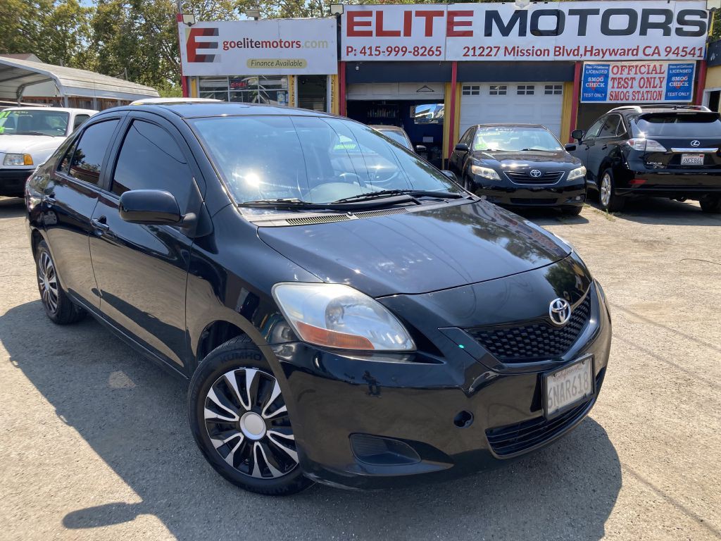 2010 Toyota Yaris Image 2