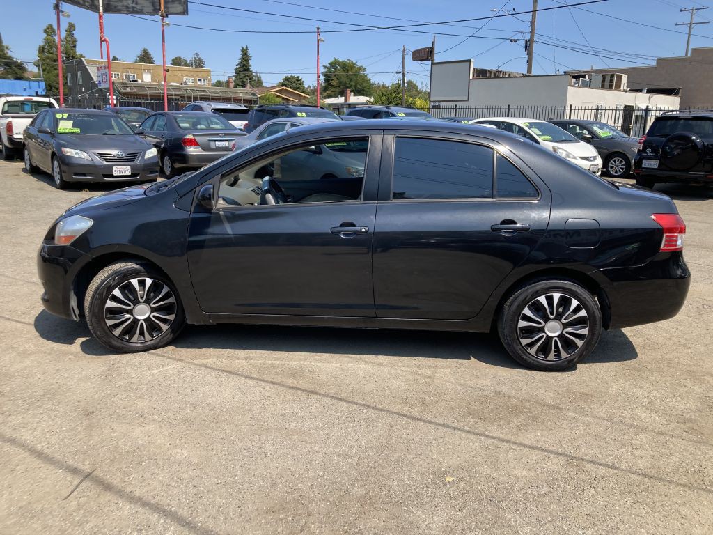 2010 Toyota Yaris Image 8