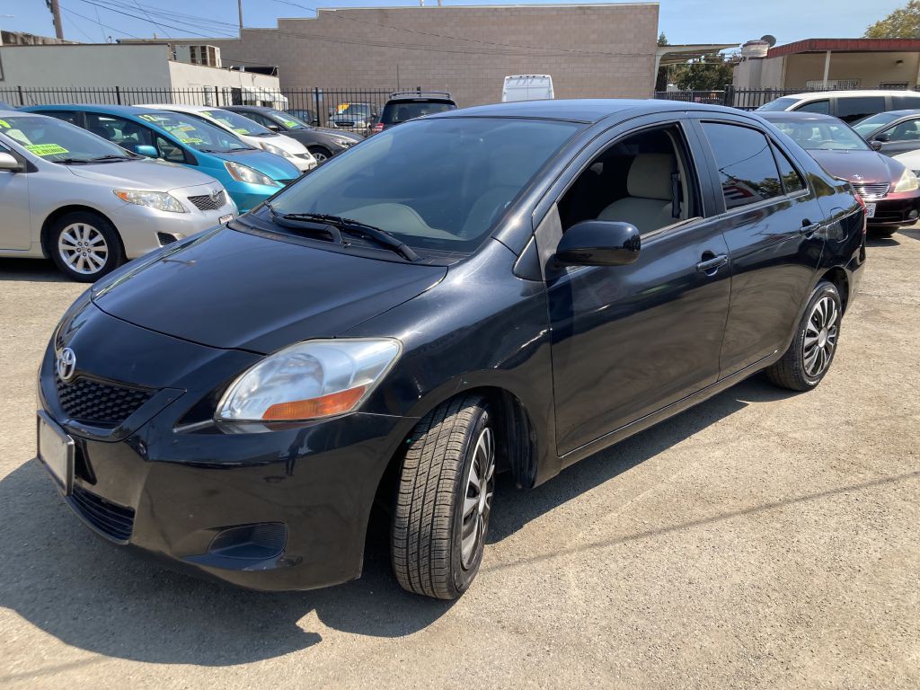 2010 Toyota Yaris Image 9