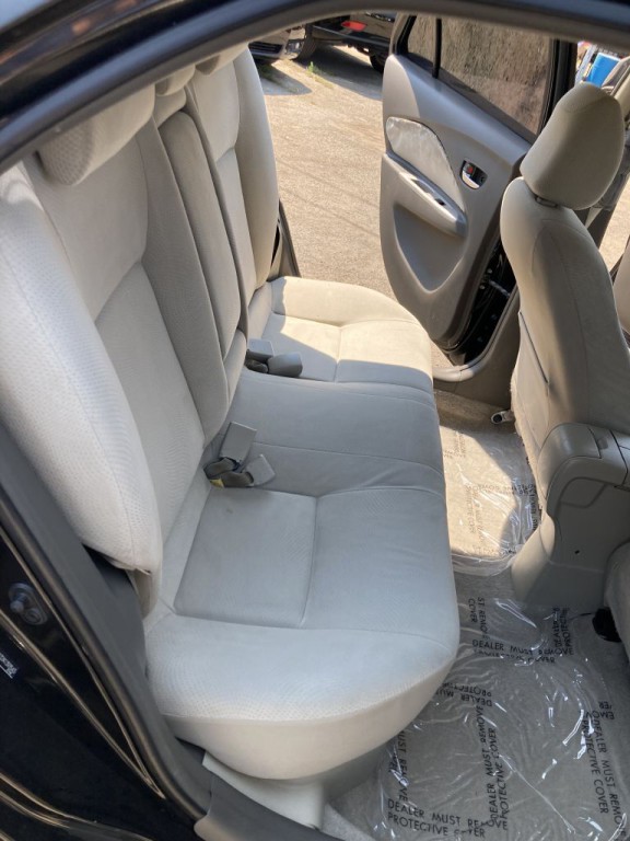 2010 Toyota Yaris Image 16