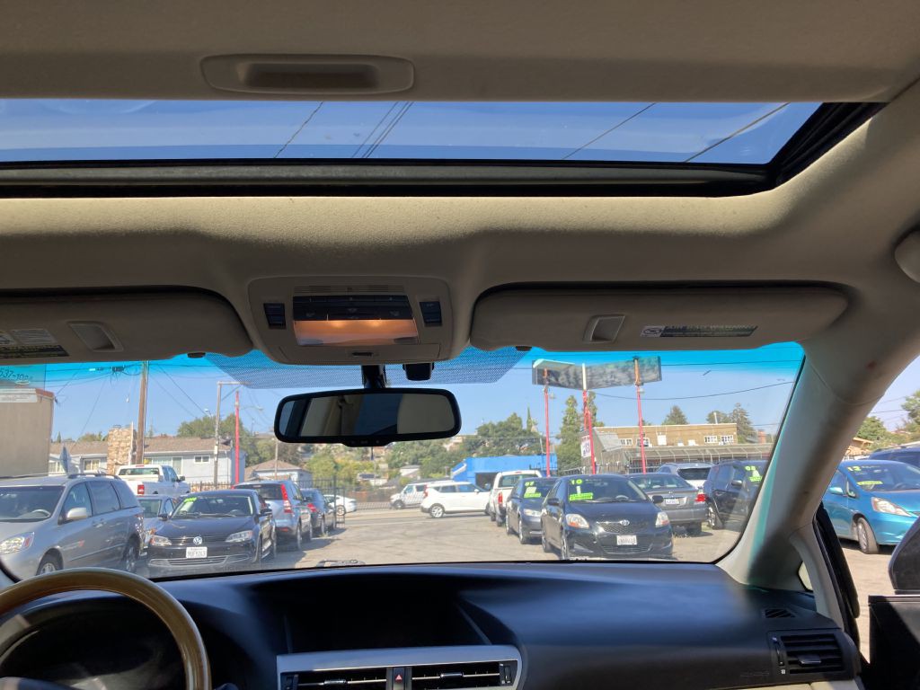 2010 Lexus RX Image 21