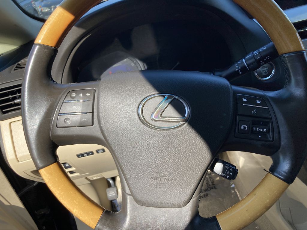 2010 Lexus RX Image 27