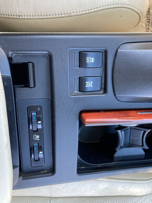 2010 Lexus RX Image 28