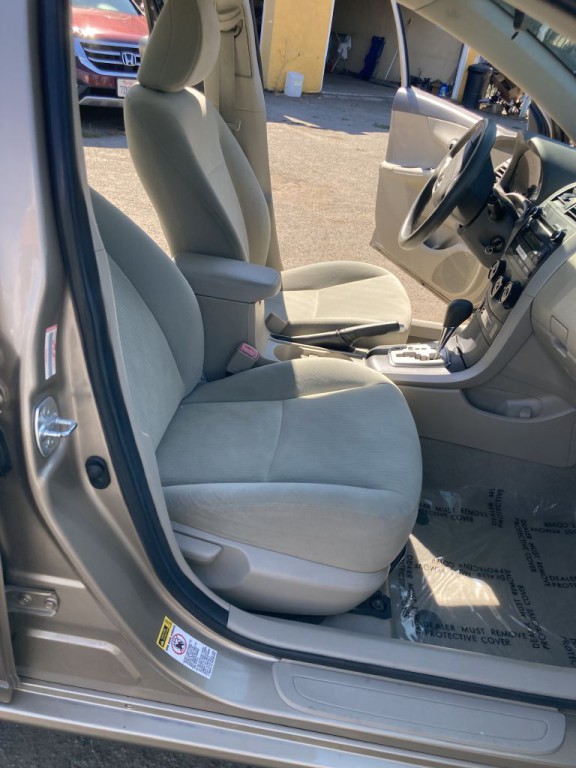 2010 Toyota Corolla Image 20