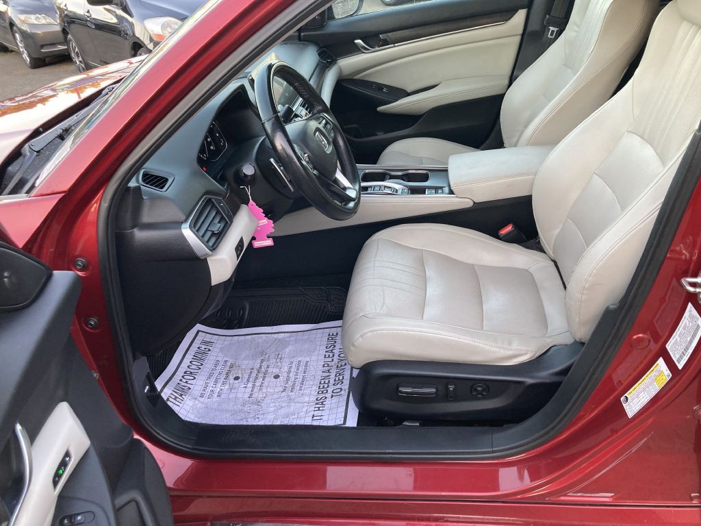 2018 Honda Accord Image 16