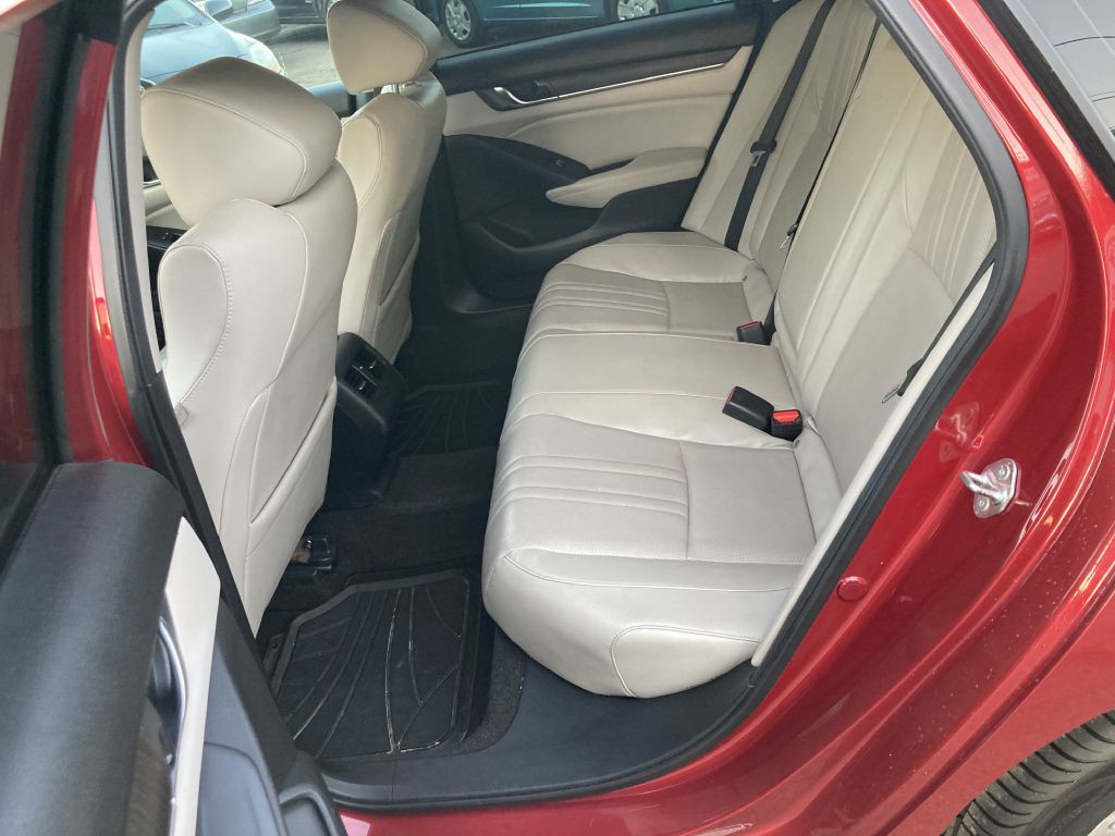 2018 Honda Accord Image 18