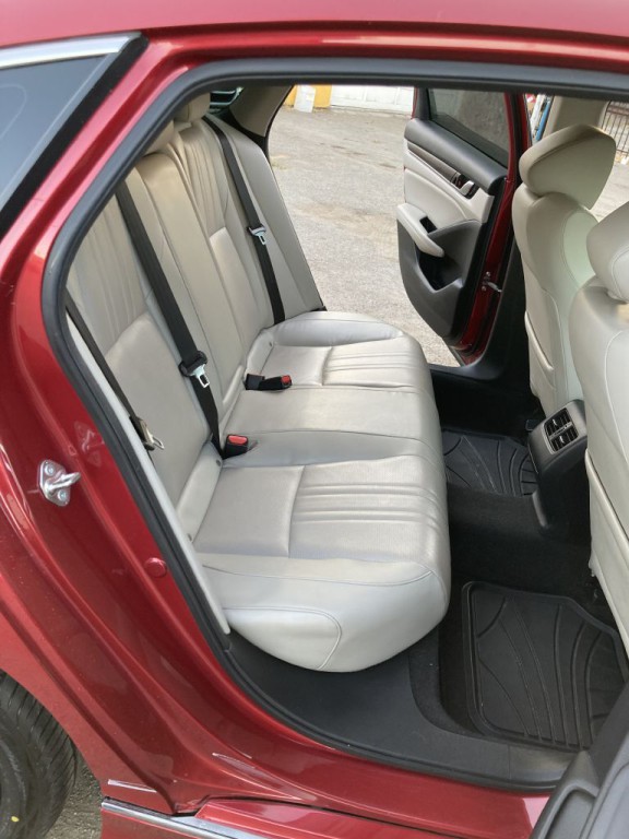 2018 Honda Accord Image 19