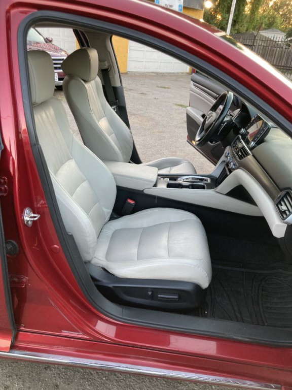 2018 Honda Accord Image 22