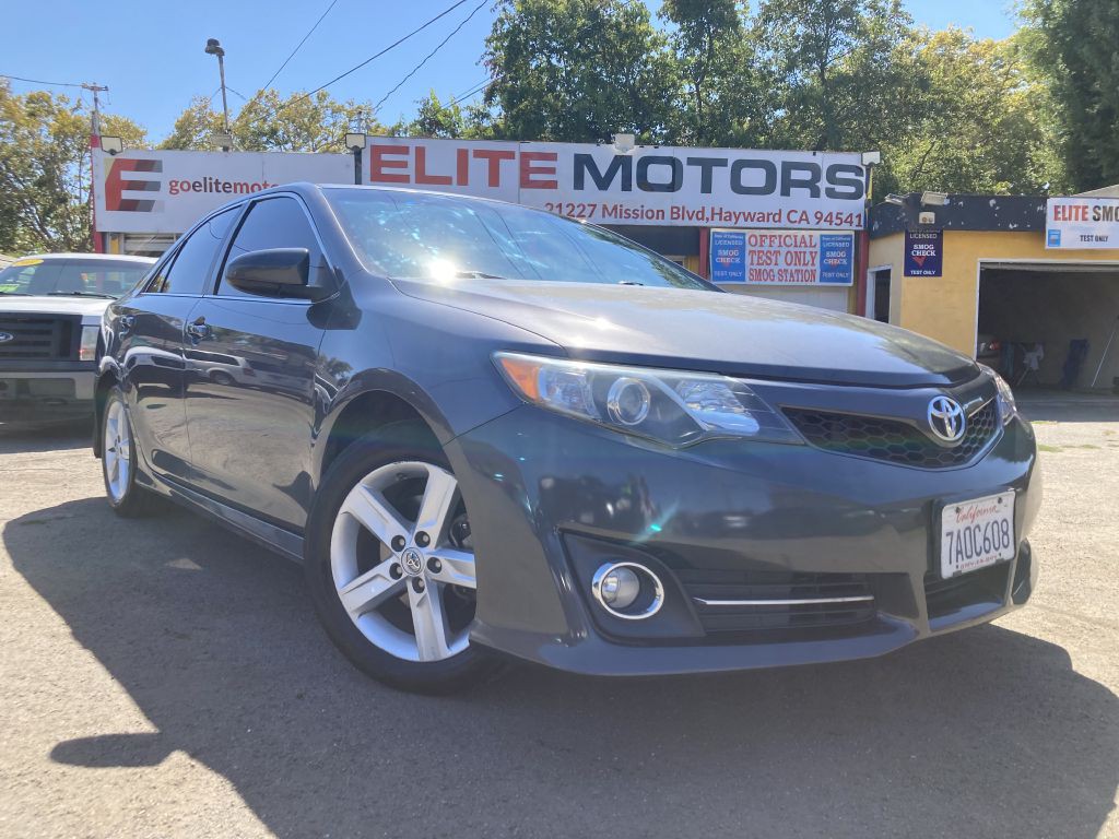 2013 Toyota Camry Image 1