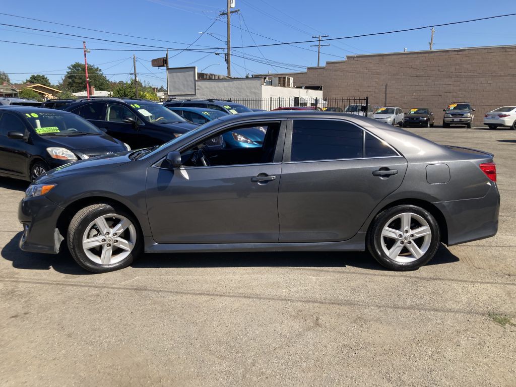 2013 Toyota Camry Image 8