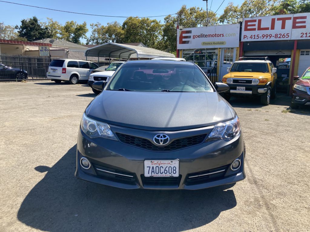 2013 Toyota Camry Image 10