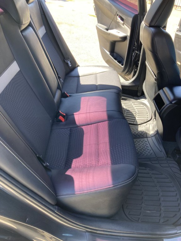 2013 Toyota Camry Image 17