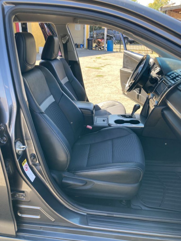 2013 Toyota Camry Image 19