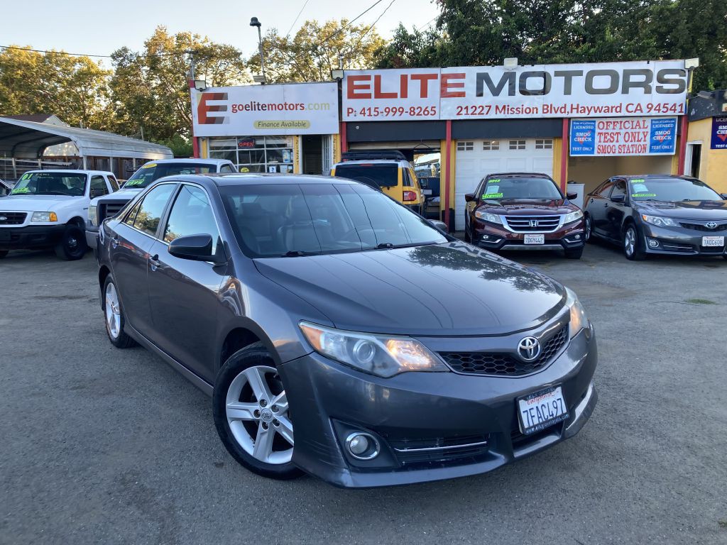 2014 Toyota Camry Image 2