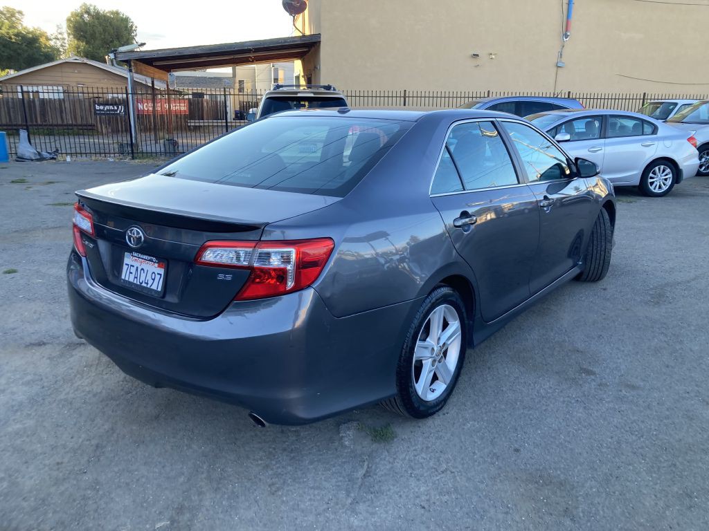 2014 Toyota Camry Image 5