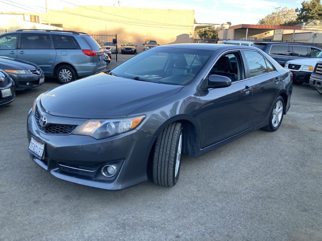 2014 Toyota Camry Image 9