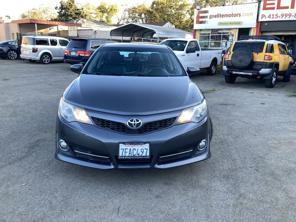 2014 Toyota Camry Image 10